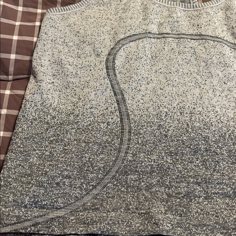 Lululemon swiftly tech waist length tank - Picture 4 of 4
